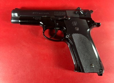 Smith & Wesson S&W Model 59 9mm. 2 15 rd mags, Box Tools Papers. Excellent - Image 11 of 15