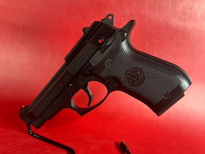 1990 Italian Beretta Model 85 F Cheetah. 380 Auto. 2 mags. Excellent Condition - Image 2 of 13