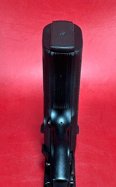 1990 Italian Beretta Model 85 F Cheetah. 380 Auto. 2 mags. Excellent Condition - Image 8 of 13