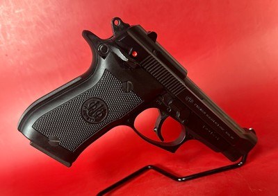 1990 Italian Beretta Model 85 F Cheetah. 380 Auto. 2 mags. Excellent Condition - Image 3 of 13