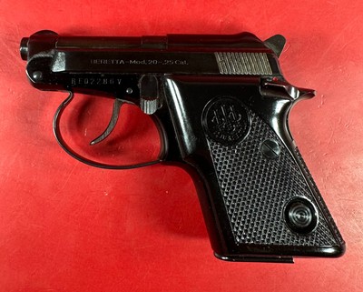 Beretta Model 20 25ACP Tip Up Barrel. 2 mags. Excellent condition. Rare - Image 12 of 13