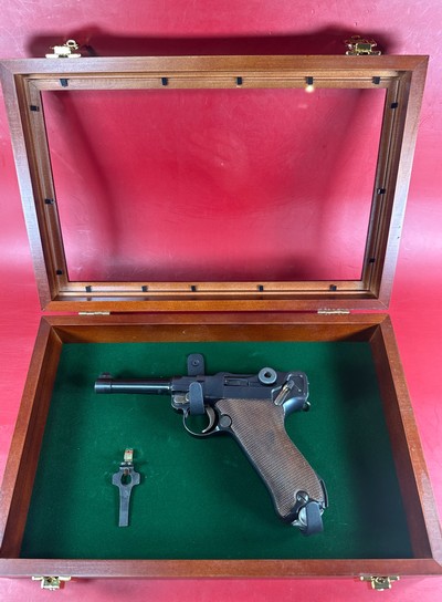 German DWM Luger Pistol P08 .30 Luger. Case. Tool. Matching. Excellent. - Image 2 of 14