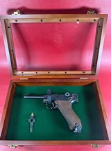 German DWM Luger Pistol P08 .30 Luger. Case. Tool. Matching. Excellent. - Image 2 of 14