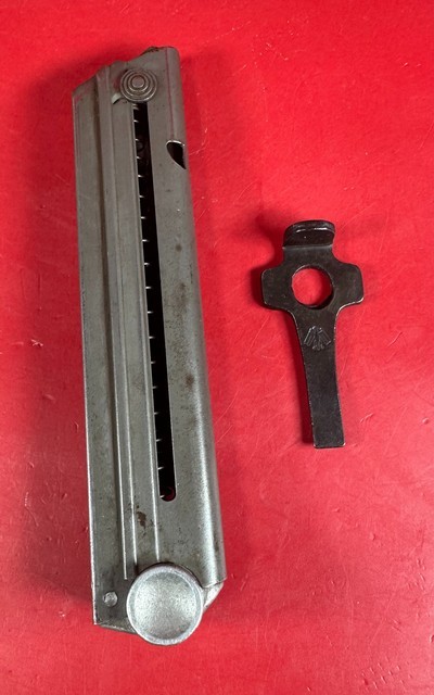 German DWM Luger Pistol P08 .30 Luger. Case. Tool. Matching. Excellent. - Image 11 of 14