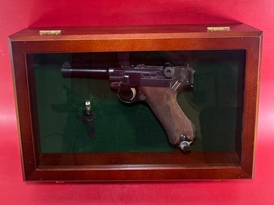 German DWM Luger Pistol P08 .30 Luger. Case. Tool. Matching. Excellent.