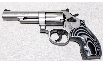 Smith & Wesson ~ 66-8 Combat Magnum ~ .357 Mag