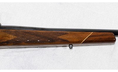 Weatherby ~ Mark V Deluxe ~ .300 Wby Mag - Image 3 of 14