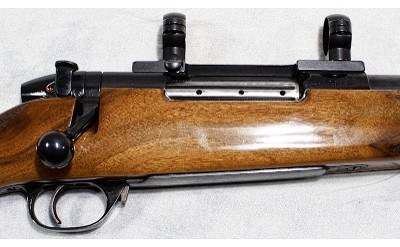 Weatherby ~ Mark V Deluxe ~ .300 Wby Mag - Image 2 of 14