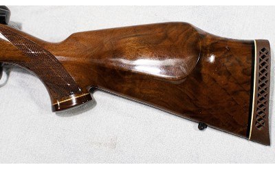 Weatherby ~ Mark V Deluxe ~ .300 Wby Mag - Image 6 of 14