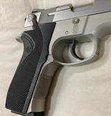 SMITH AND WESSON MODEL 4003 .40 S&W - 3 of 11