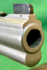 Smith & Wesson 625-8 with Stainless Finish -Includes Case and Extras.45 ACP - 12 of 13