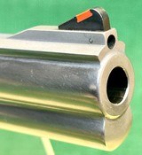 Smith & Wesson Model 629-3 Classic with Oak Case and Scope.44 Magnum - 9 of 14