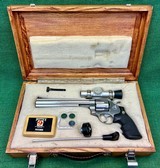 Smith & Wesson Model 629-3 Classic with Oak Case and Scope.44 Magnum - 1 of 14