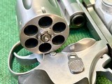 Smith & Wesson Model 629-3 Classic with Oak Case and Scope.44 Magnum - 8 of 14
