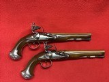 A PAIR OF GEORGE WASHINGTON SILVER MOUNTED FLINT LOCK PISTOLS - 3 of 7