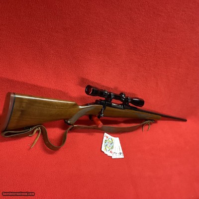 RUGER MODEL 77
RED PAD, TANG SAFETY 270 CAL. MADE IN 1985 REDFIELD SCOPE