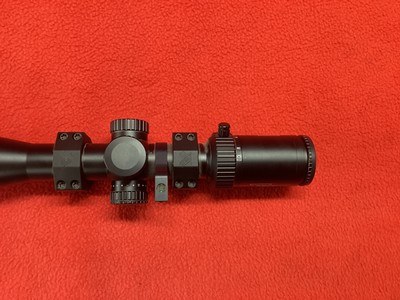 TRIJICON CREDO 2.5-10 X 56HX MOD. WITH ILUM. OR STAND CROSS HAIRS - Image 4 of 7
