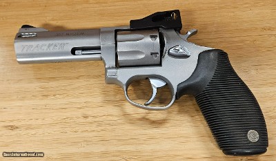 Taurus
Model: Tracker
Cal: 357 mag