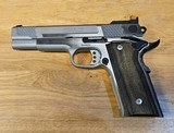 Smith & Wesson
Model: 945
Cal: 45 acp - 3 of 5