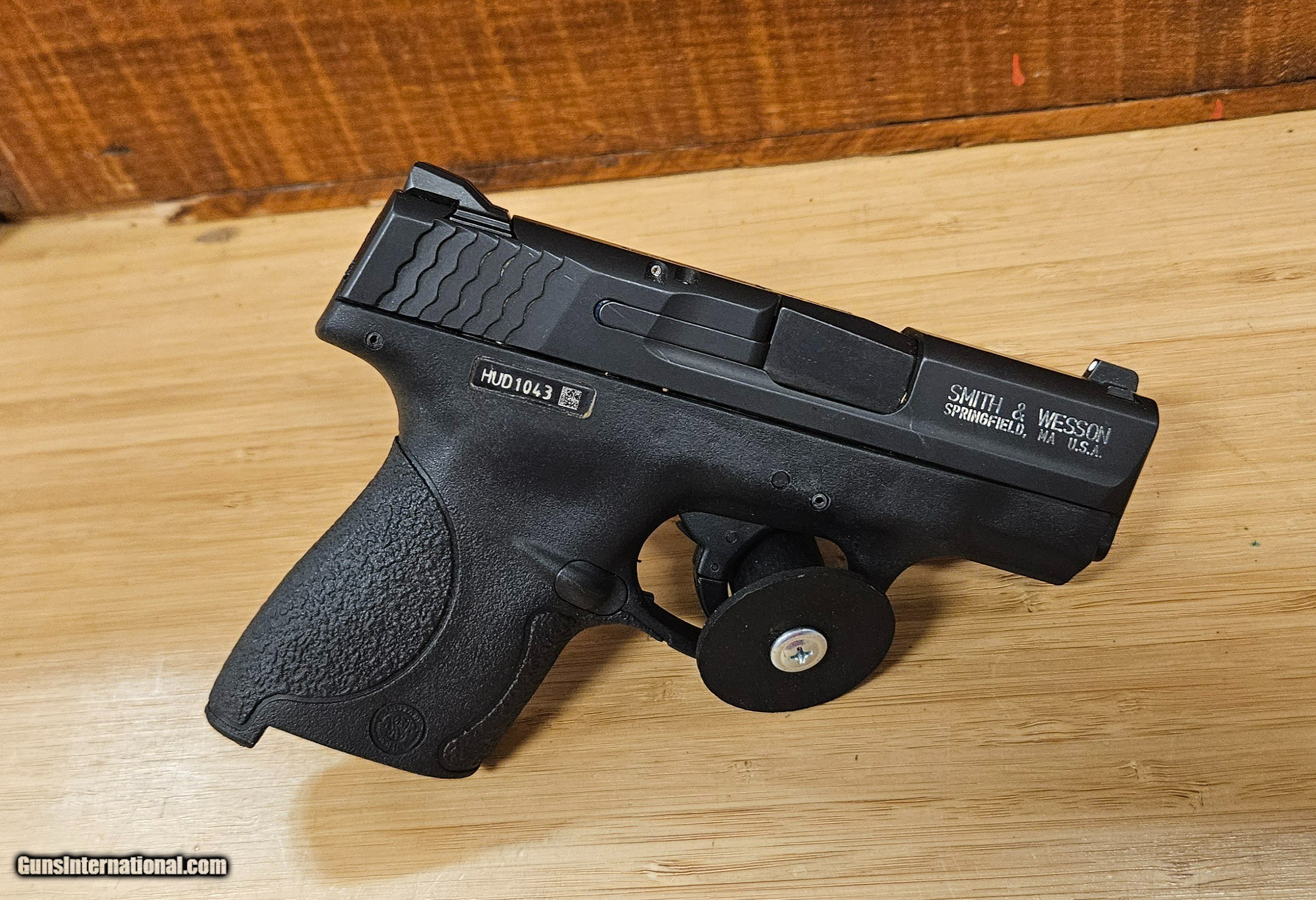 Smith & Wesson Model Shield Cal 40 S&W