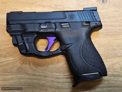 Smith & Wesson
Model: 9 Shield
Cal: 9mm