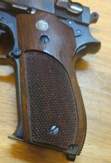 Smith & WessonModel:39Cal: 9mm - 5 of 7