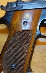 Smith & Wesson
Model: 39
Cal: 9mm - 6 of 7