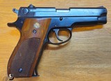 Smith & Wesson
Model: 39
Cal: 9mm - 1 of 7