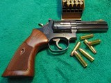 Smith & Wesson Model 586 (No Dash) .357 Combat Magnum with 4" Barrel - 13 of 15