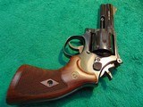 Smith & Wesson Model 586 (No Dash) .357 Combat Magnum with 4" Barrel - 5 of 15