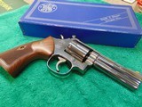 Smith & Wesson Model 586 (No Dash) .357 Combat Magnum with 4" Barrel - 4 of 15