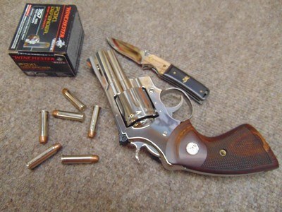 3" COLT PYTHON REVOLVER .357 MAGNUM BEAUTIFUL MINT CONDITION - VERY NICE GORGEOUS WALNUT GRIPS
