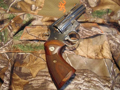 3" COLT PYTHON REVOLVER .357 MAGNUM BEAUTIFUL MINT CONDITION - VERY NICE GORGEOUS WALNUT GRIPS