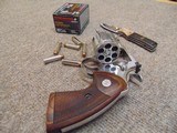 3" COLT PYTHON REVOLVER .357 MAGNUM BEAUTIFUL MINT CONDITION - VERY NICE GORGEOUS WALNUT GRIPS - 6 of 15