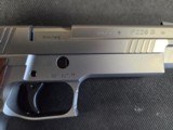Sig Sauer P 226S - 7 of 9