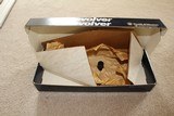S & W Model 686 - 6" Box, complete, w/ NOS walnut grips - 2 of 4