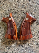 Smith and Wesson Factory Target Grips for K&L Frames - 1 of 7