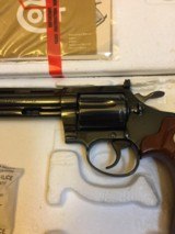 1978 Colt Diamondback 22lr revolver-Colt Blue with 4 inch barrel in box with docs - 3 of 15