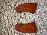 Colt Python Black Pearl Service Grips - 2 of 3