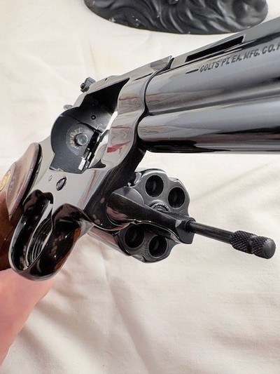 1989 Colt Royal Blue 6 in. Python in box-collector condition - Image 11 of 16
