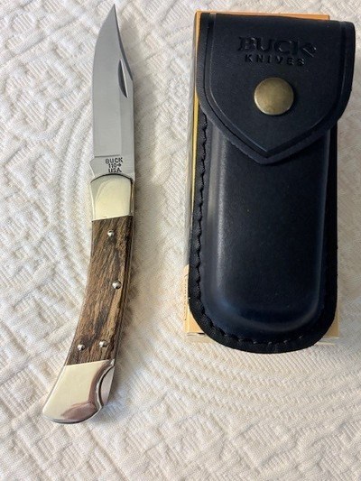NEW Classic 110 Hunter Style Folding Lock Blade with Sheath - Image 6 of 6