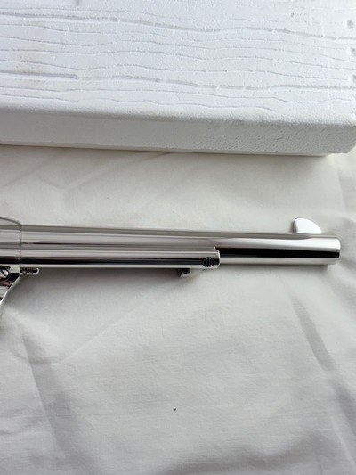 COLLECTORS-UNFIRED IN THE BOX 1979 Colt SAA .45 7.5"-NICKEL FINISH 99.99% - Image 7 of 12