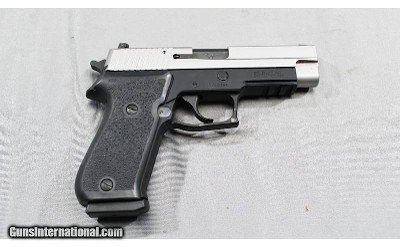 Sig Sauer
P220
.45 acp