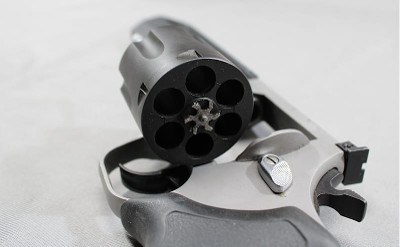 Taurus~ Raging Hunter~ .44 mag - Image 3 of 3