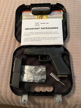 Glock 47 9mm - Image 2 of 3