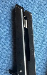 Excellent, original Whitney Wolverine blue 10 round magazine - 2 of 6