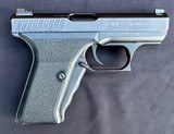 HK Heckler & Koch P7M8
9mm Squeeze Cocker
complete package with serialized case, owners booklet
and test target - 7 of 15