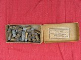 WINCHESTER VERY EARLY GREEN PICTURE BOX OF 32 S&W CENTER FIRE CARTRIDGES. - 7 of 7
