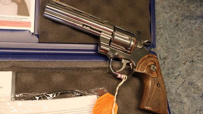 Factory New Colt Python .357 Mag, 5