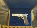 Browning 9MM Hi Power Gold Classic NIC - 6 of 10